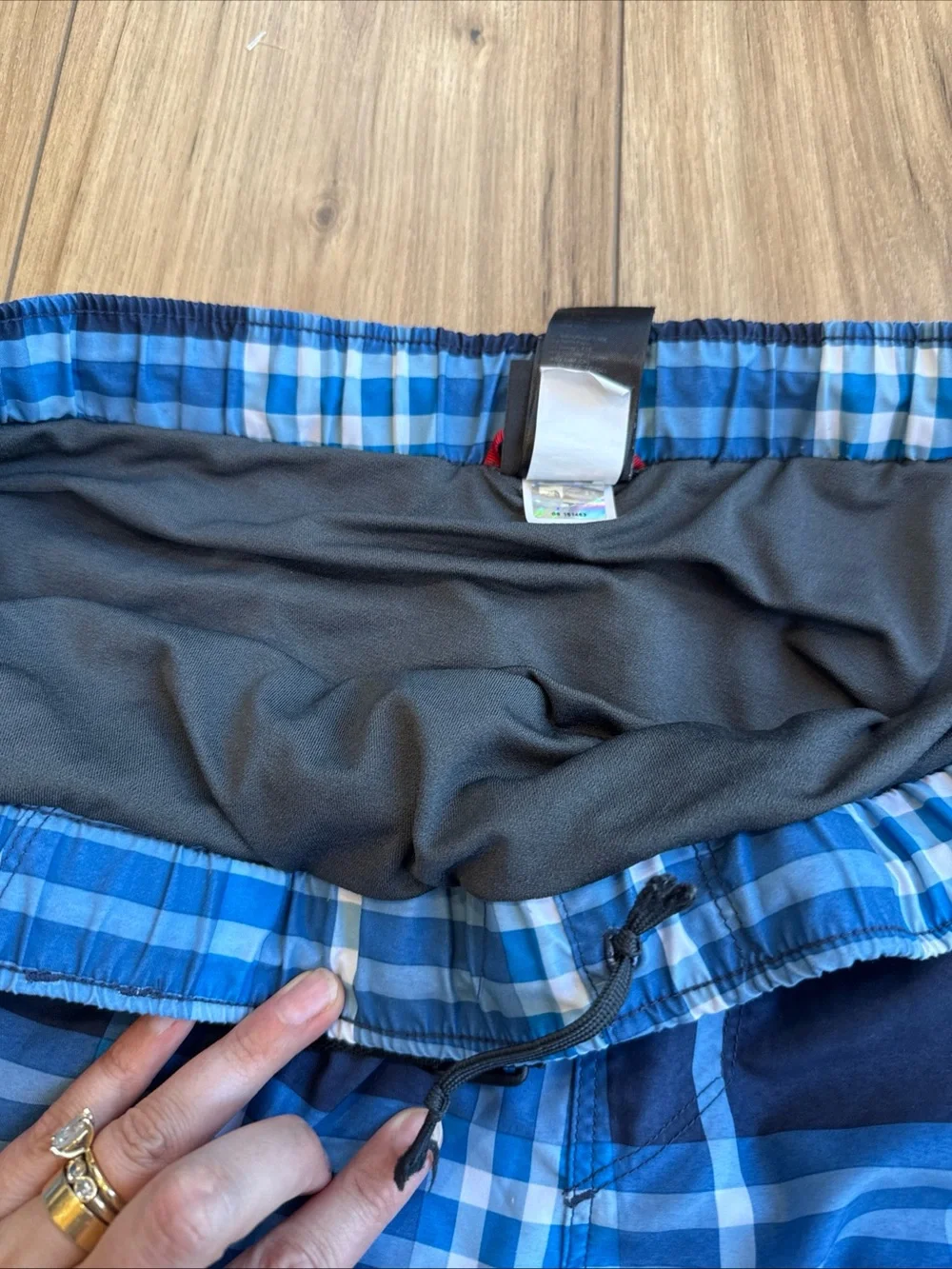 The North Face Swimwear Board Shorts Men’s Sz Large Belted Blue Plaid Lined